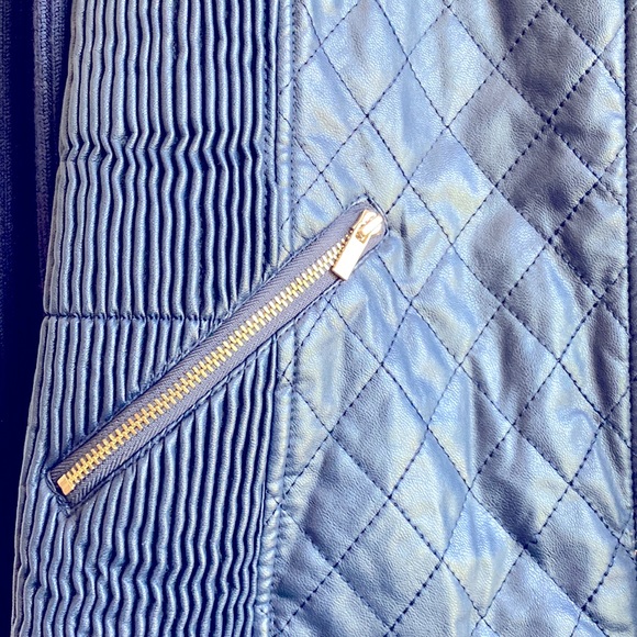 Cache faux leather front Moto jacket with gold colored zippers. Size XL - Picture 5 of 15